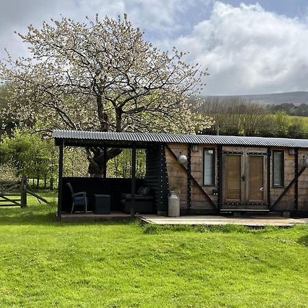 1 Bed Converted Railway Wagon Near Crickhowell Εξωτερικό φωτογραφία