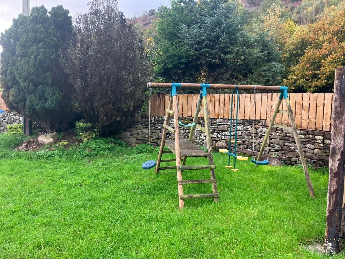 1 Bed Converted Railway Wagon Near Crickhowell Εξωτερικό φωτογραφία