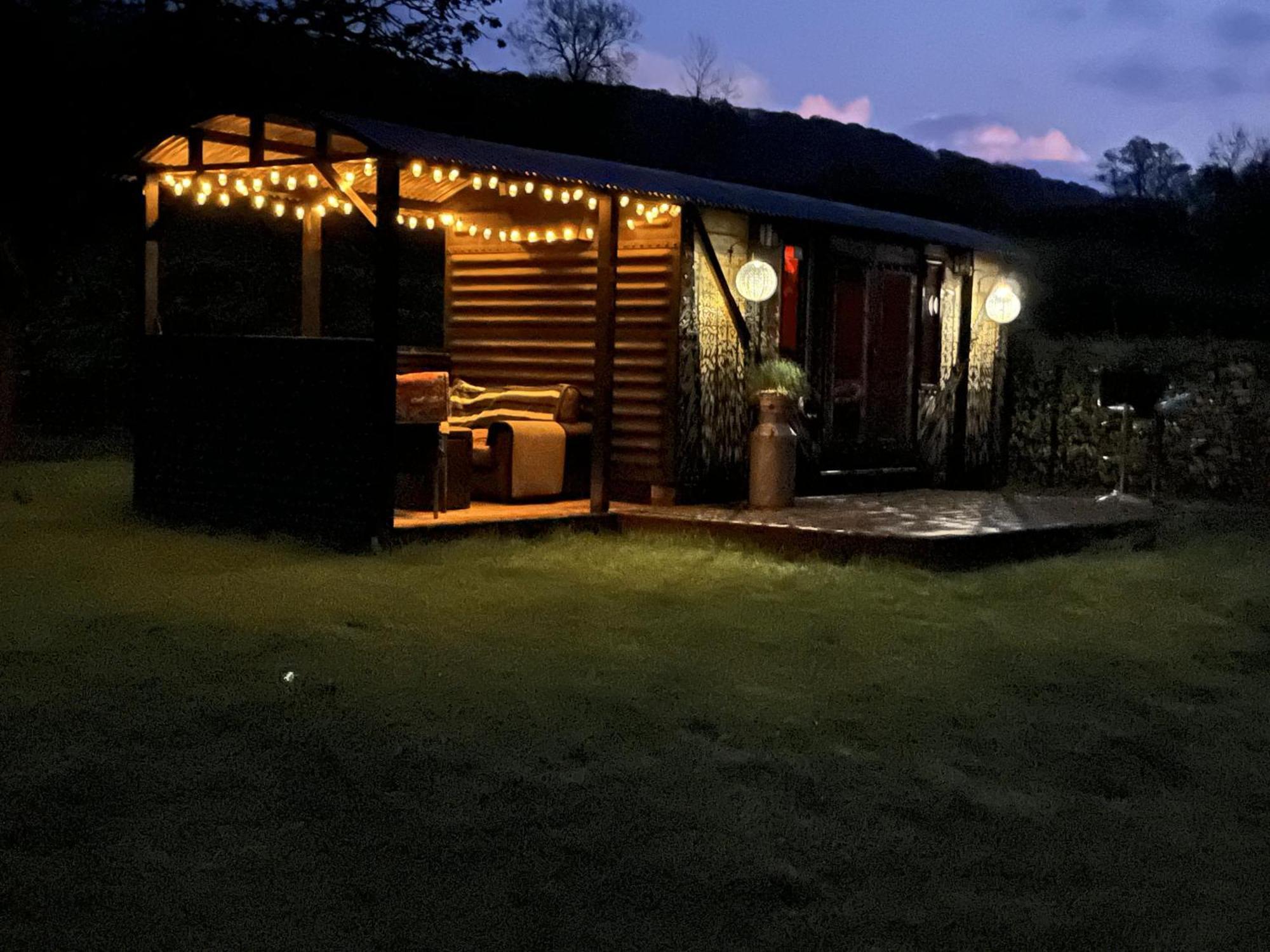 1 Bed Converted Railway Wagon Near Crickhowell Εξωτερικό φωτογραφία
